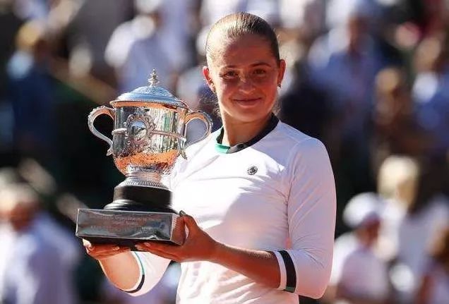  法网公开赛火热开赛，顶尖选手齐聚巴黎争锋  