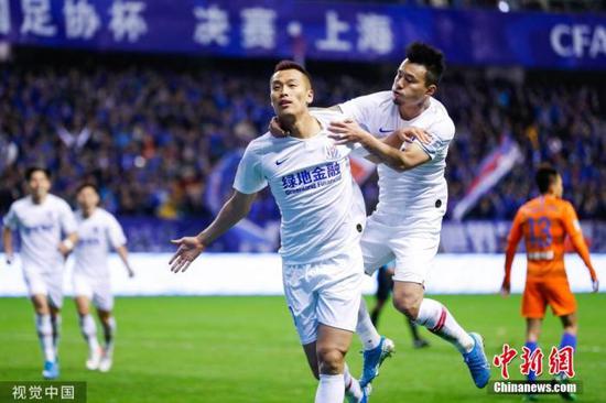  草根足球遍地开花，全民参与热情高涨