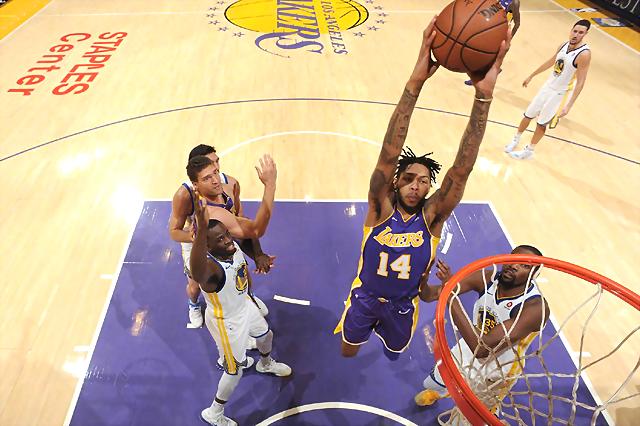  篮球名宿退役仪式温情满满