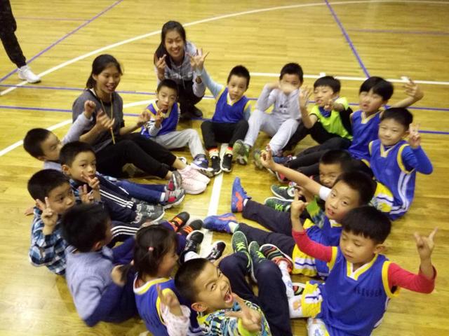  青少年篮球训练营，百名新苗开启特训