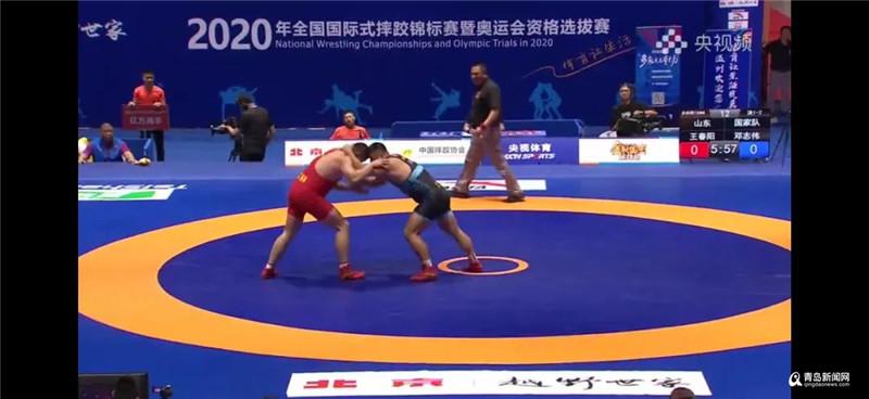  篮坛新星闪耀赛场展非凡实力