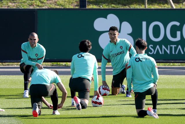  世界杯预选赛火热开打，诸强争夺出线名额