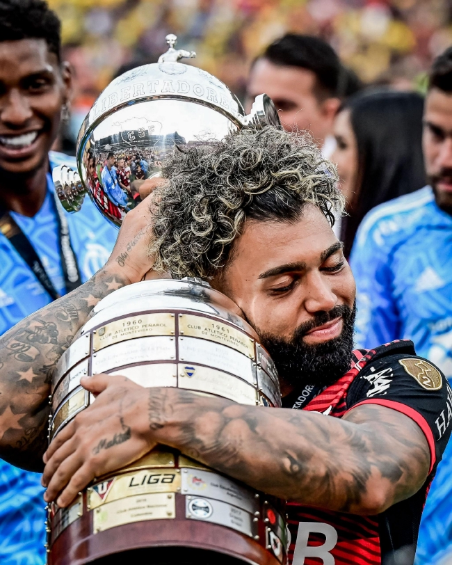  南美解放者杯，弗拉门戈客场连胜晋级