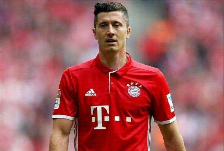  德甲射手王争霸，莱万梅开二度助拜仁