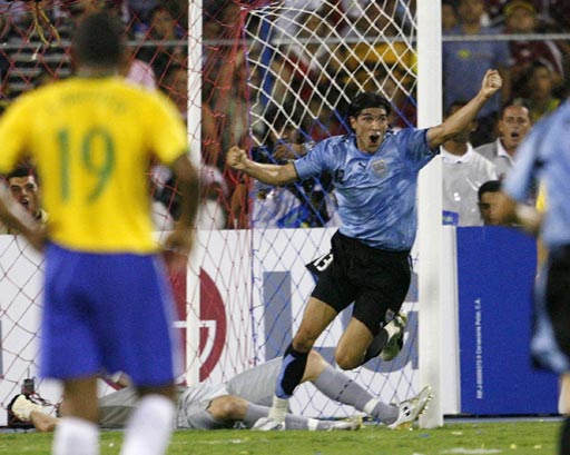  美洲杯决赛，阿根廷点球战胜巴西