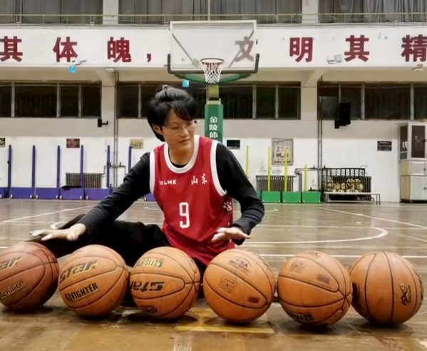  女子篮球联赛崛起，巾帼英雄不让须眉